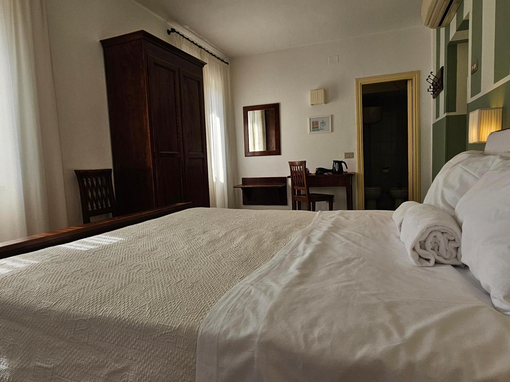 Hotel Rosalba פרוג'ה מראה חיצוני תמונה