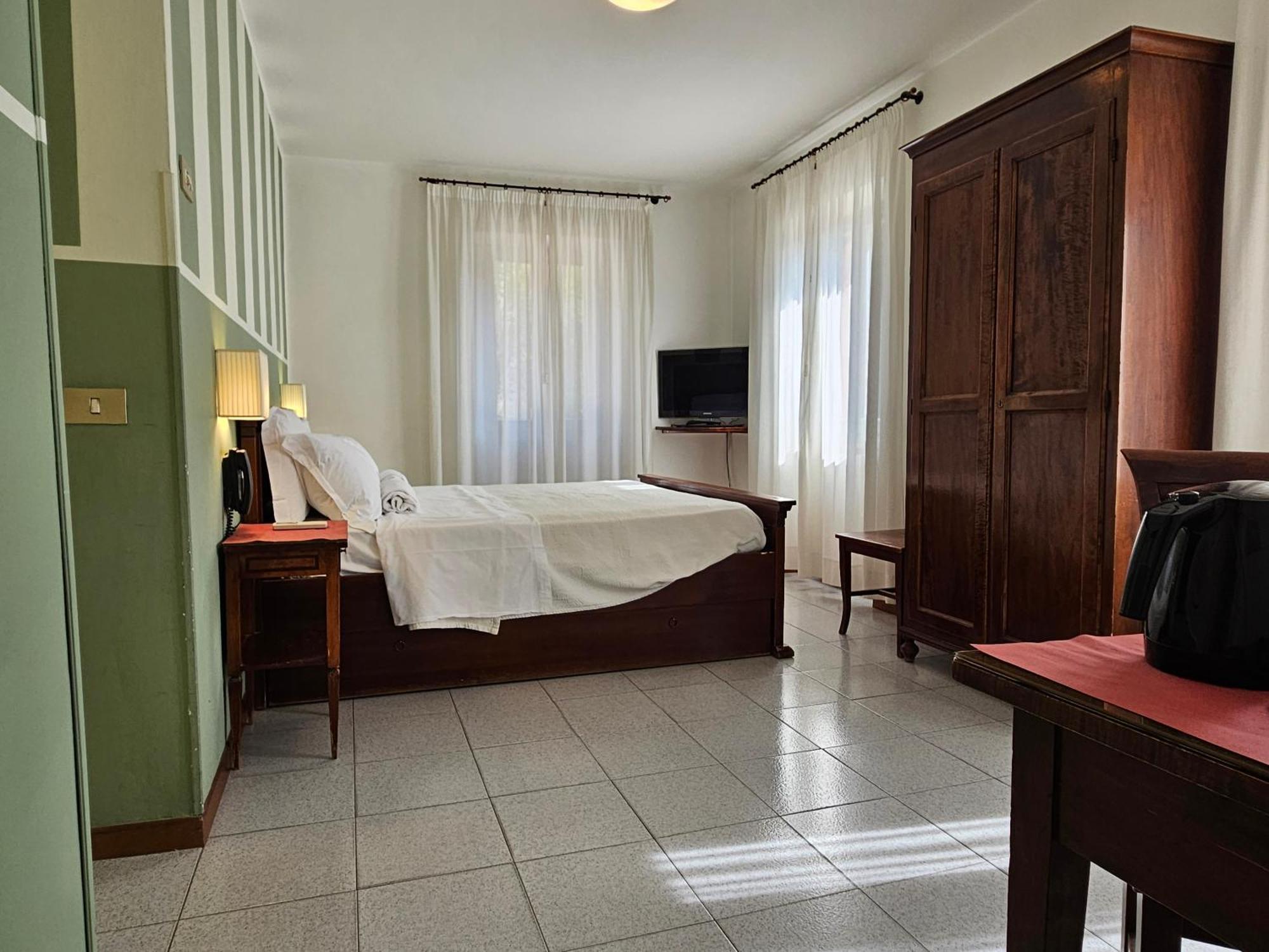 Hotel Rosalba פרוג'ה מראה חיצוני תמונה