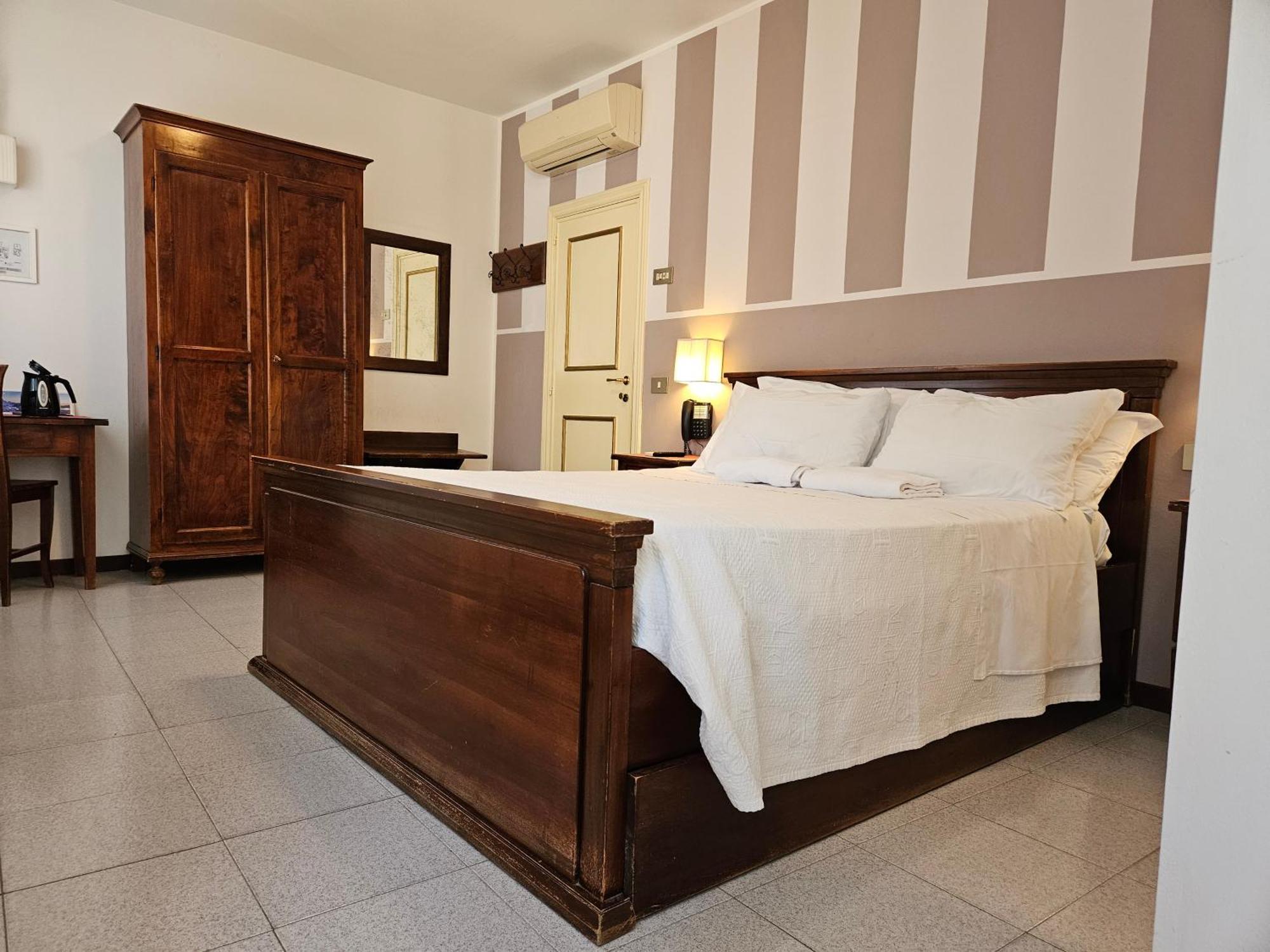 Hotel Rosalba פרוג'ה מראה חיצוני תמונה